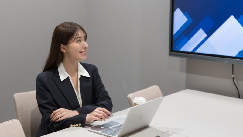 大切な商談や採用面接などに最適な会議室を完備