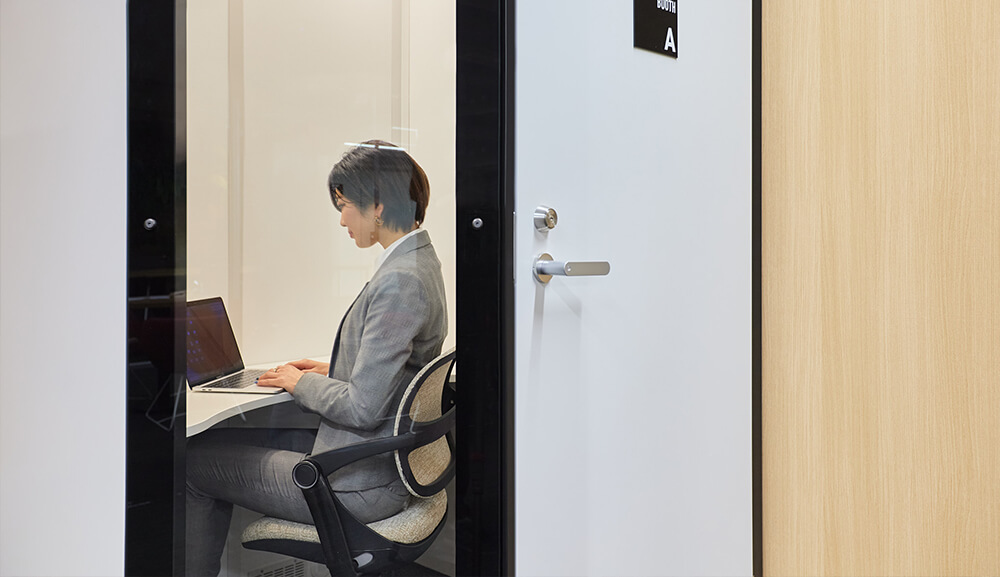 WEB会議専用ブース完備